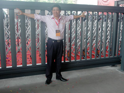 安徽陳總：能和英龍公司合作，我感到十分的開(kāi)心和驕傲